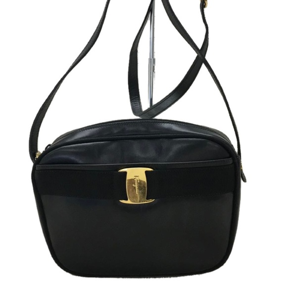 Authentic Ferragamo purse *read description first* vintage condition - Picture 4 of 16